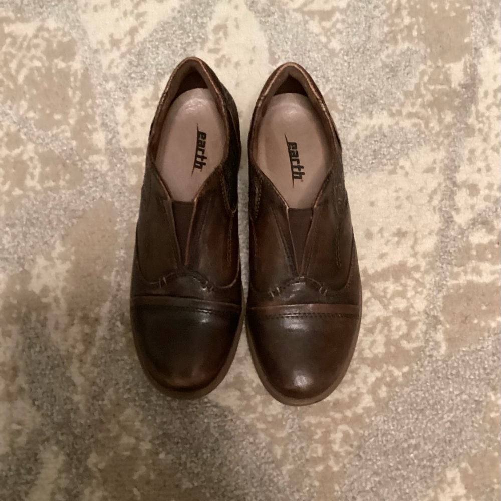 Earth Leather Brown Booties, Size 7B